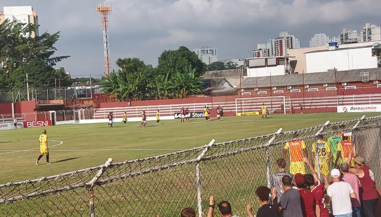 Em boa fase na 3ª Divisão do Paulista, Juventus lota a Rua Javari, vence e  faz a festa na Mooca - 29/04/2012 - UOL Esporte