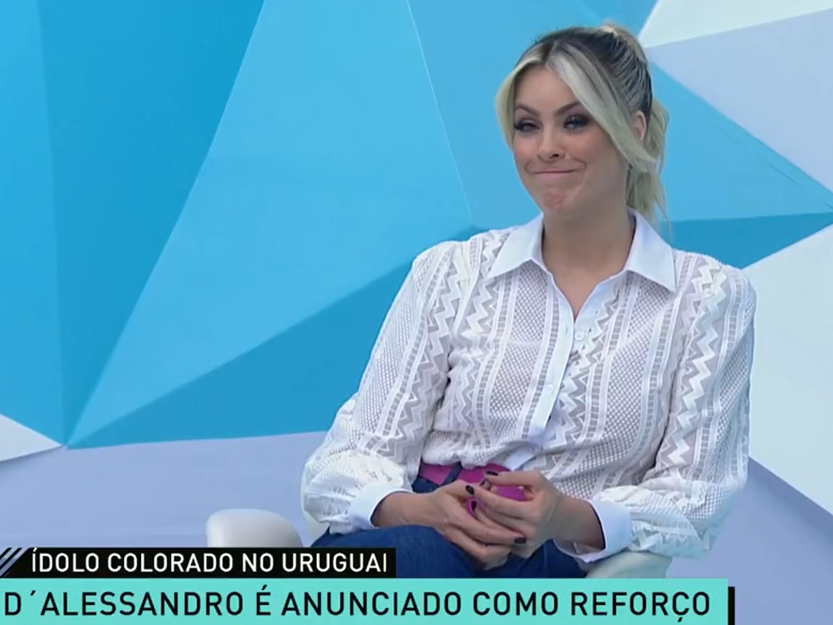 Renata terá que ver D'Ale com outra camisa Reprodução 