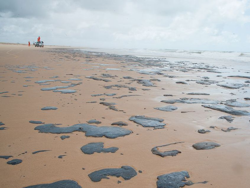 Em 2019, manchas de óleo tomaram as praias dos nove estados no Nordeste Divulgação/Governo de Sergipe