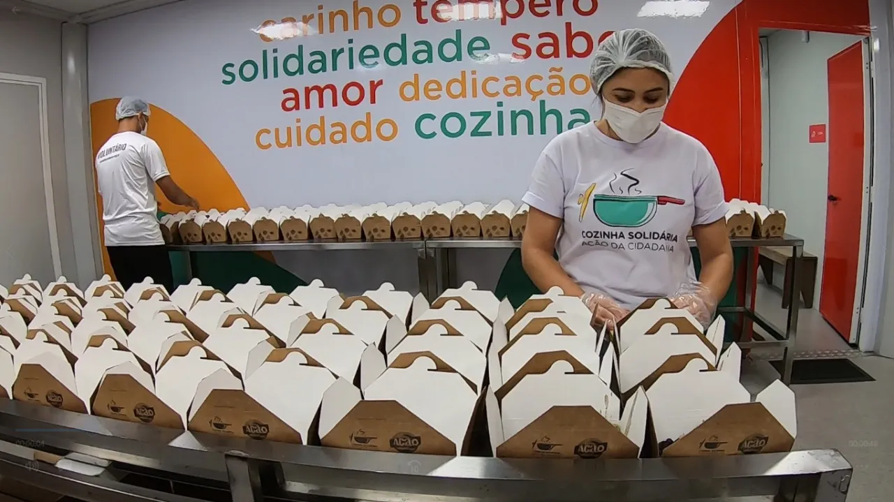 A ONG Ação da Cidadania realiza projetos para alimentar pessoas com fome