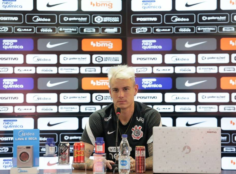 Roger Guedes em entrevista coletiva nesta sexta: realizando o sonho de defender o Corinthians Rodrigo Coca / Ag. Corinthians