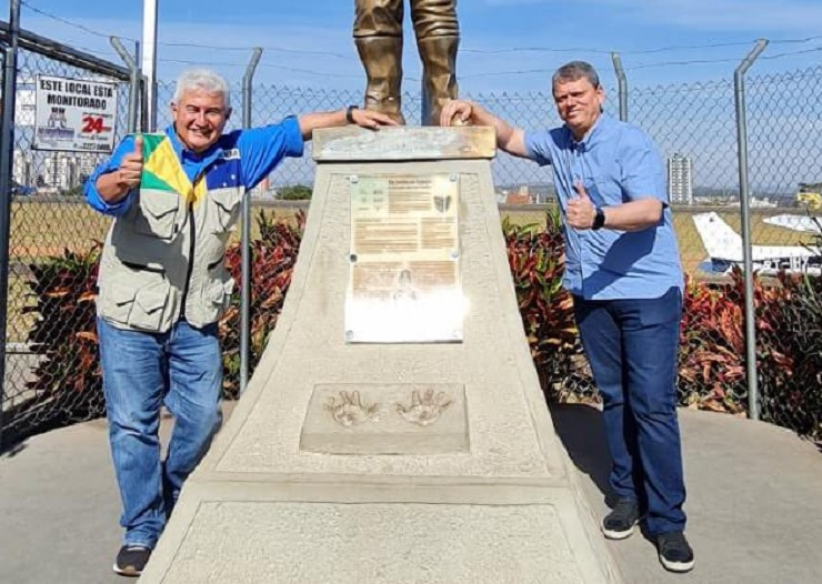 Tarcísio e Marcos Pontes em foto postada no Twitter Reprodução / Twitter / Tarcísio Freitas