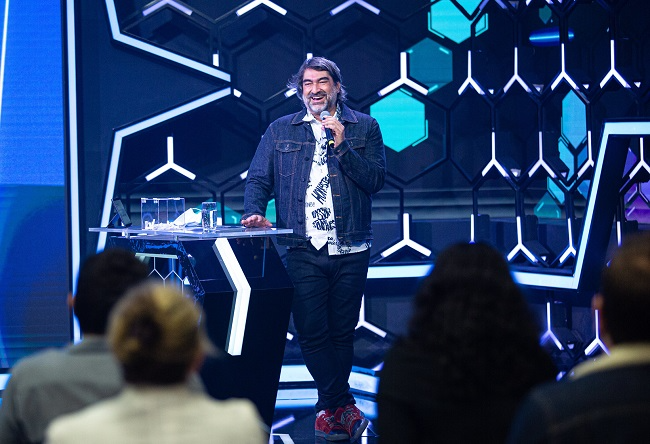 Band estreia novo quiz show com apresentação de Zeca Camargo - Jornal de  Brasília