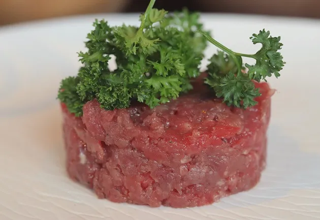 Steak tartare de fraldinha: veja receita do István Wessel