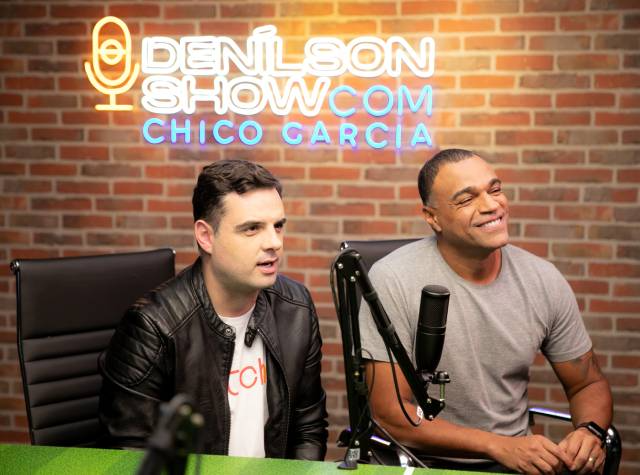 Denílson e Chico Garcia comandam o podcast Denílson Show May Martins/Casa Onze