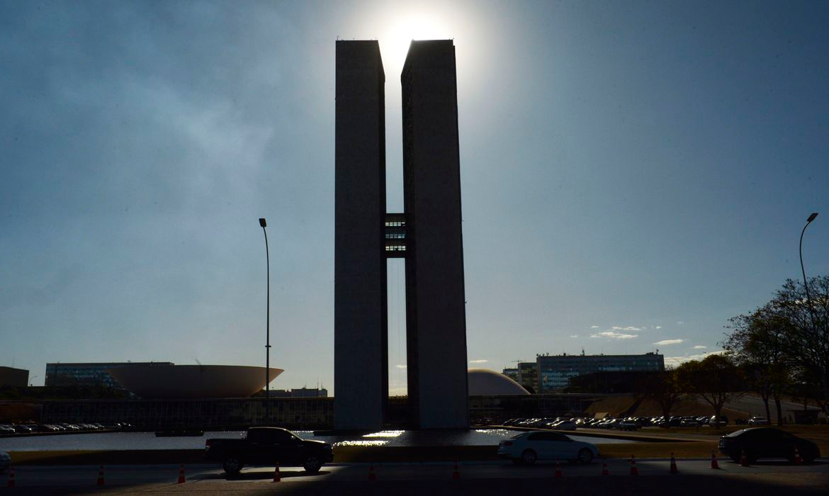 O motivo para o novo bloqueio dos recursos se deve ao aumento nos gastos previdenciários. Foto: Agência Brasil