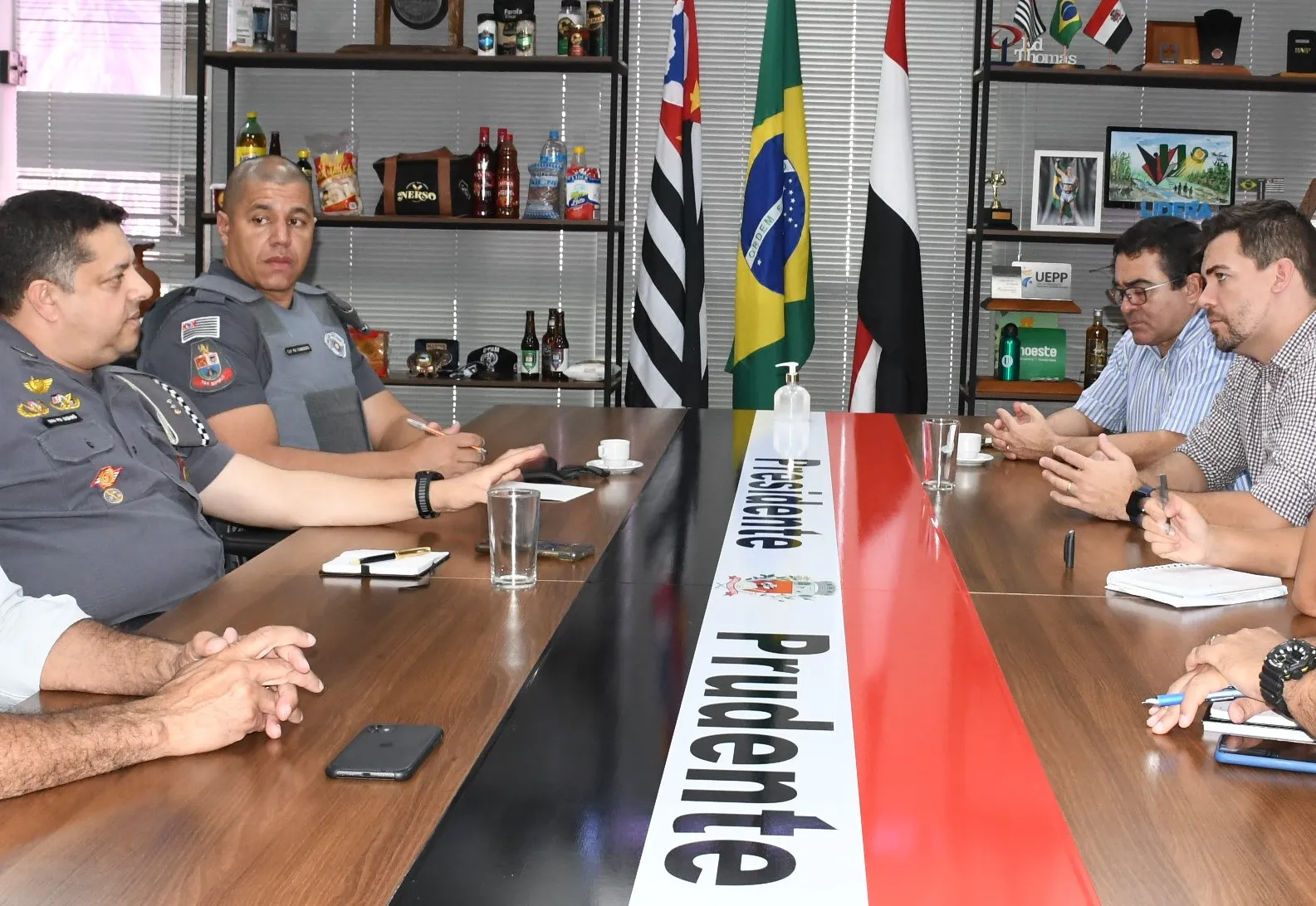 Participaram representantes da prefeitura e PM