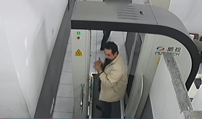 Vídeo: Imagens mostram Paulo Cupertino chegando a presídio em São Paulo