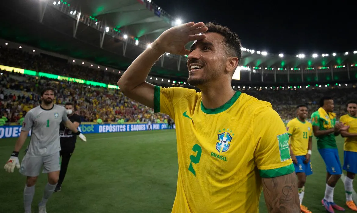 Danilo reconhece favoritismo da Seleção Brasileira