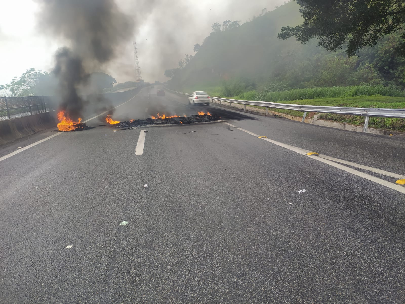 Rodovia Presidente Dutra KM 69 liberada após ocupação de manifestantes Foto: Reprodução/PRF SP