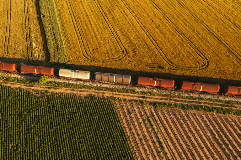 Trens podem derrubar pela metade o valor do frete Agência Brasil