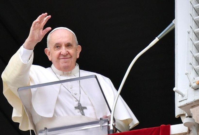 Papa Francisco pede que pais de homossexuais não condenem os filhos