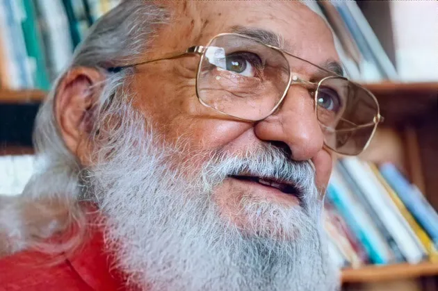 Paulo Freire dedicou a vida à alfabetização e à educação popular