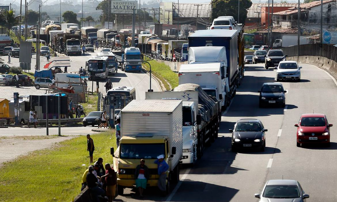 O benefício deve ser pago para cerca de 900 mil caminhoneiros. Foto: Thomaz Silva/Agência Brasil