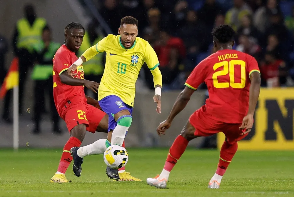 Neymar em ação no amistoso contra Gana