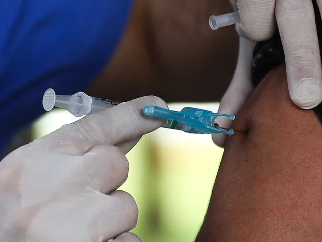 Ministério da Saúde confirma a antecipação do intervalo entre aplicação de doses da vacina da Pfizer