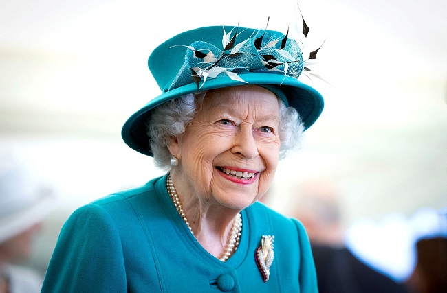 Rainha Elizabeth II cancela viagem de fim de ano por causa do avanço da Ômicron