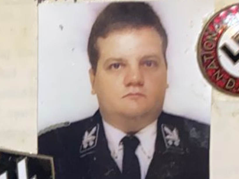 Homem acusado de estuprar menino de 12 anos e que foi preso com artigos nazistas já era monitorado pela Polícia Civil Reprodução/PCERJ