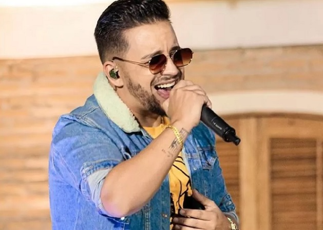 Cantor sertanejo Kleber, da dupla com Kaue, morre em decorrência Covid-19 Reprodução/Instagram