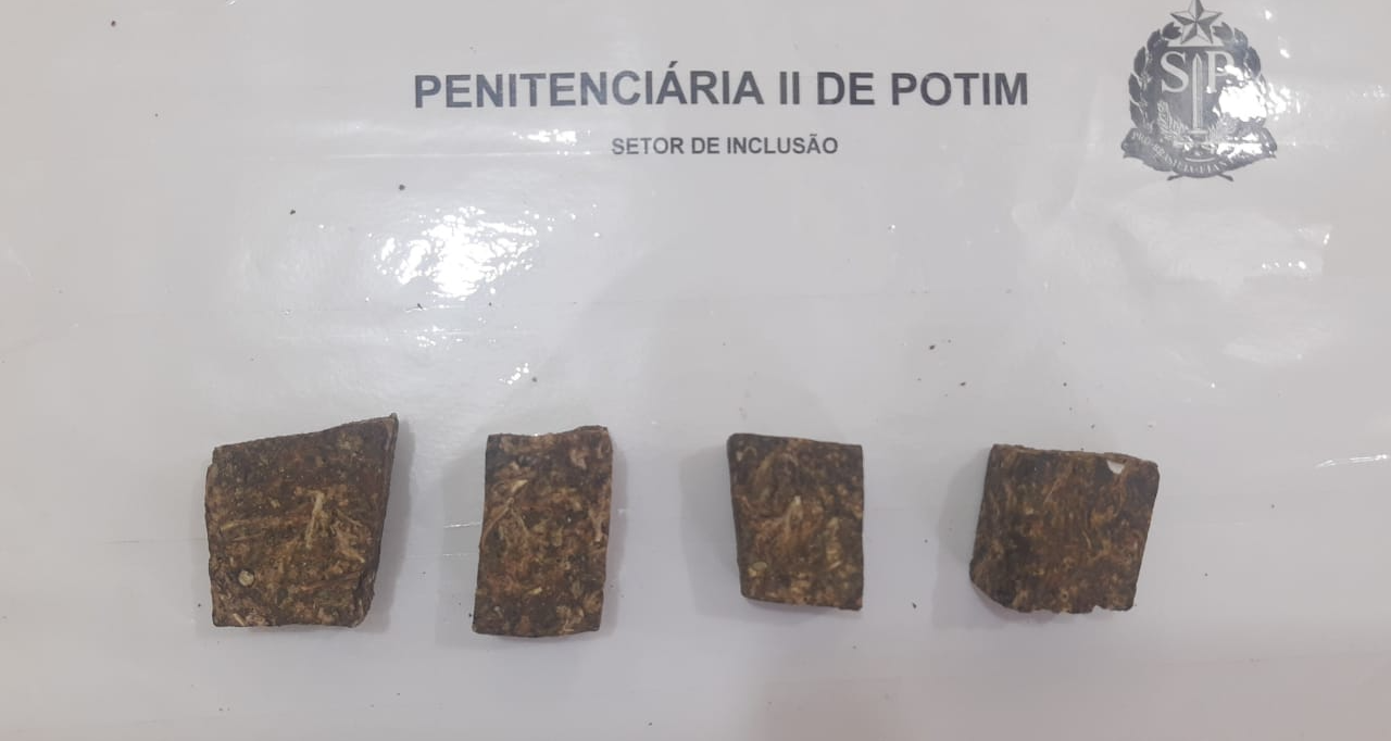 Drogas estavam camufladas no interior de um pacote de bolachas Divulgação/ SAP