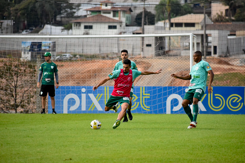 América recebe o líder Palmeiras nesta quinta para sair da zona do rebaixamento
