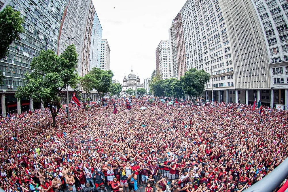 Em 2019, a Avenida Presidente Vargas foi palco da festa do bicampeonato Alexandre Vidal/Marcelo Cortes/Paula Reis/Flamengo