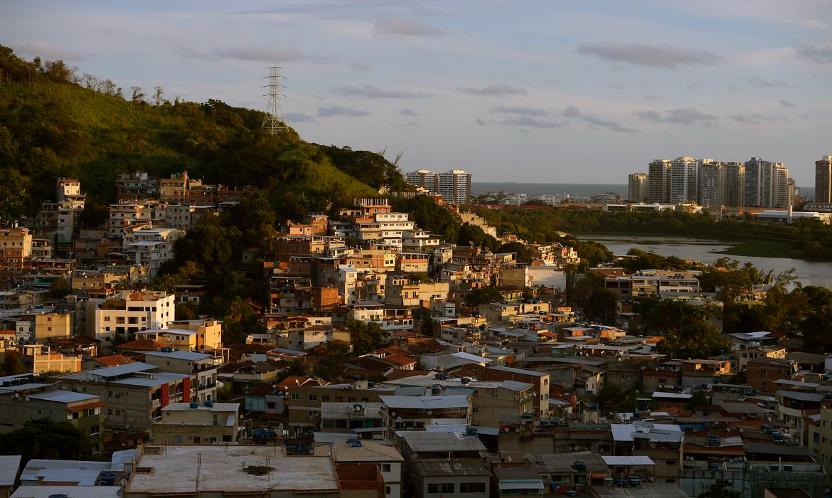 Pistola foi apreendida com o adolescente Fernando Frazão/Agência Brasil