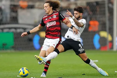 Flamengo e Corinthians brigam pelo tetracampeonato da Copa do Brasil