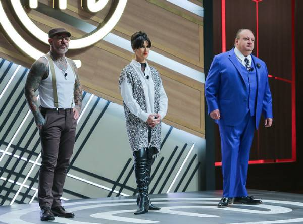 Henrique Fogaça, Helena Rizzo e Erick Jacquin em cena do 13º episódio do MasterChef. Melissa Haidar/Band