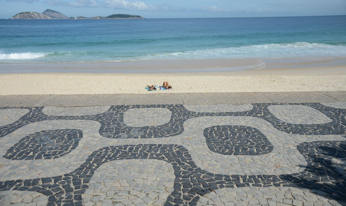 Pedras portuguesas estão presentes em diversos pontos do Rio, como nas calçadas de Ipanema Tomaz Silva/Agência Brasil