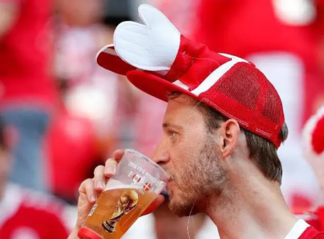 Fifa proíbe venda de cervejas com álcool dentro dos estádio da Copa do Mundo