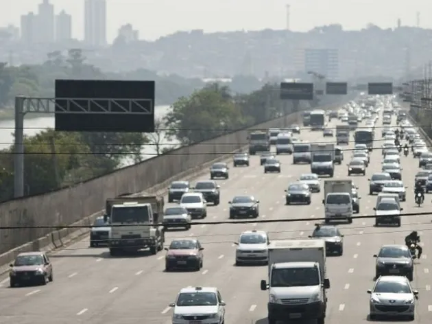 A Prefeitura de São Paulo voltará com o rodízio para veículos conforme o modelo tradicional com o número final da placa a partir de segunda-feira (2).