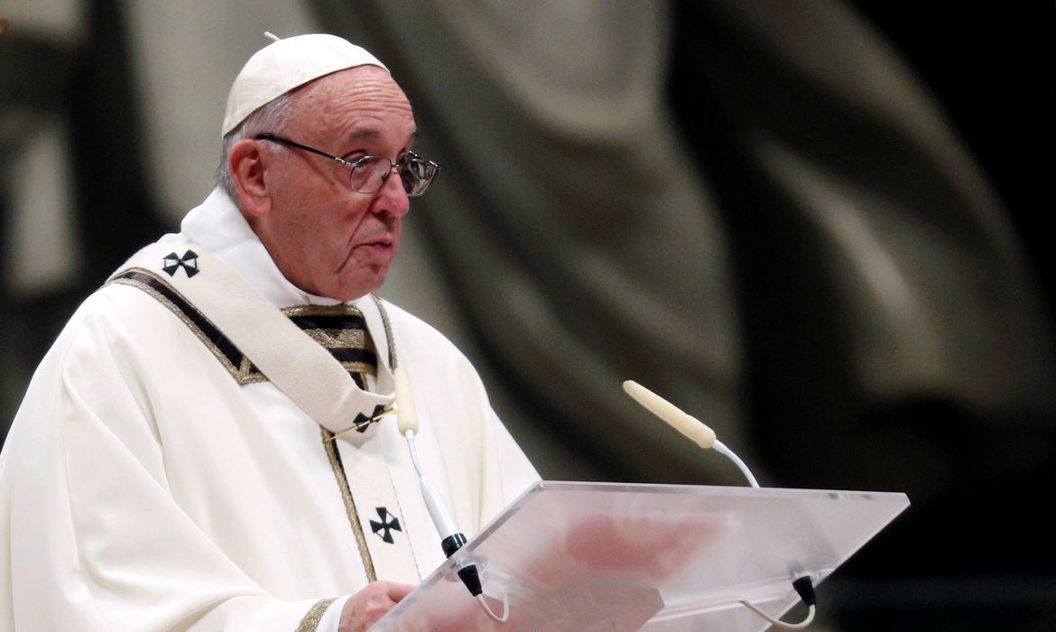 Papa Francisco diz rezar pelo fim do “ódio, intolerância e violência” no Brasil  Foto: Reuters