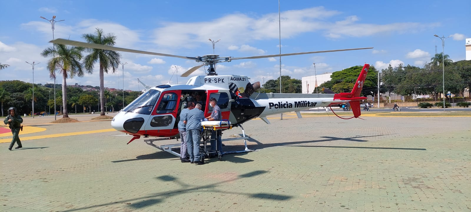 Helicóptero Águia levou a criança para Votorantim Cida Haddad 