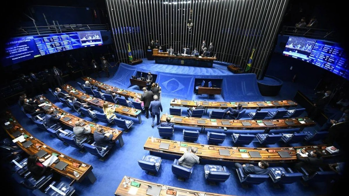 Auxílio Brasil passaria dos atuais R$ 400 para R$ 600 até o fim de 2022.  Foto: Agência Senado