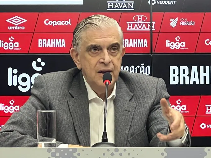Presidente do Athletico, Petraglia mantém posição após polêmica com clubes brasileiros