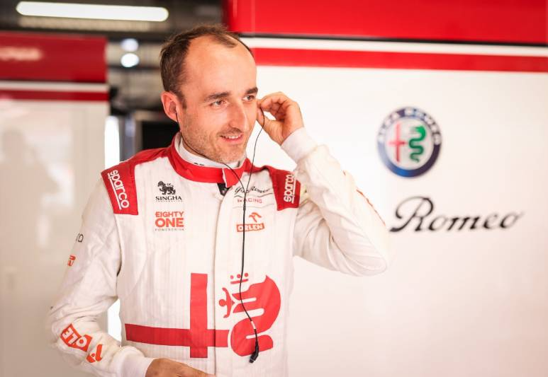 Robert Kubica segue como piloto reserva da Alfa Romeo em 2022