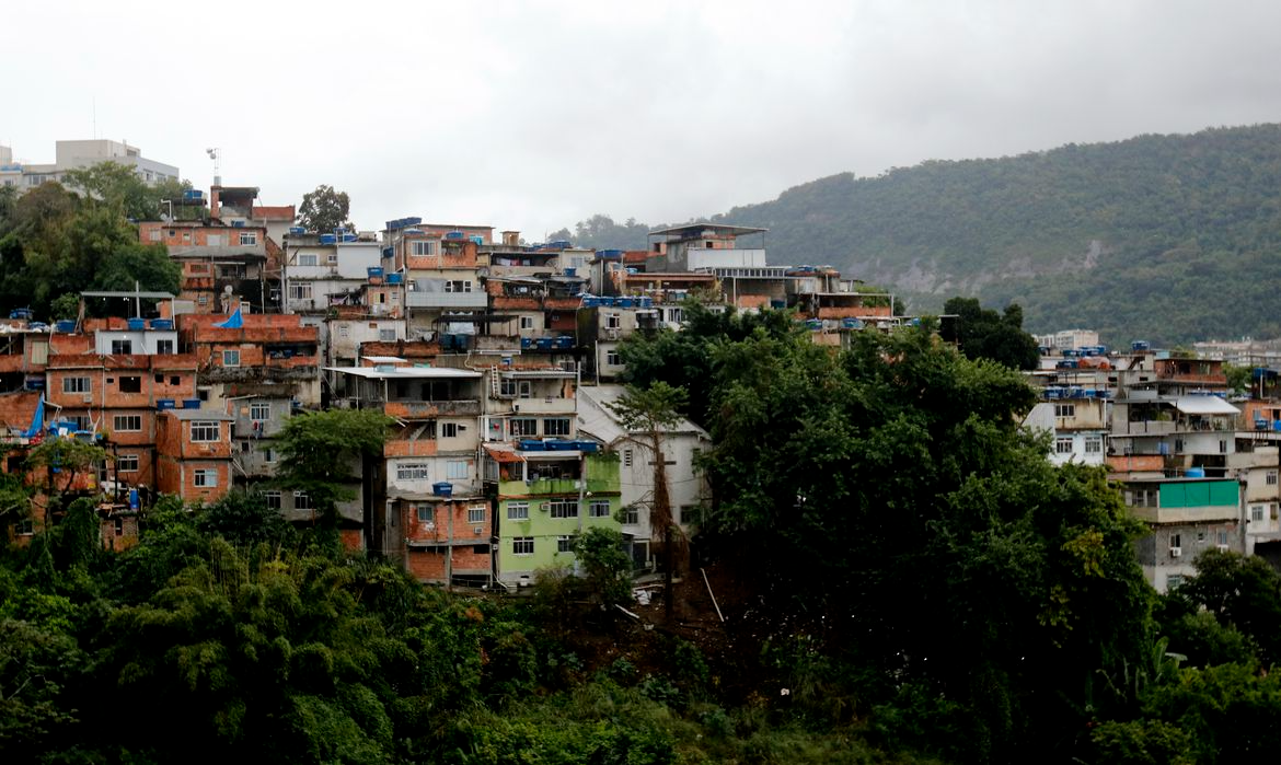 Processo será feito no Complexo da Maré, Zona Norte do Rio Tânia Rêgo/Agência Brasil