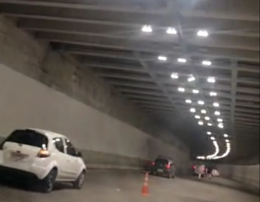 Túnel em Copacabana tem, recorrentemente, sua iluminação furtada Reprodução 