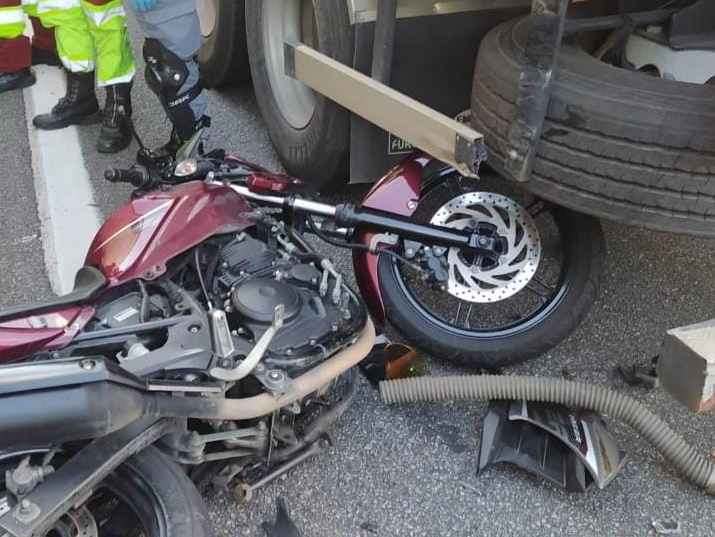 Motociclista morre após acidente na via Dutra, nesta terça-feira (12) Divulgação/ Polícia Rodoviária Federal