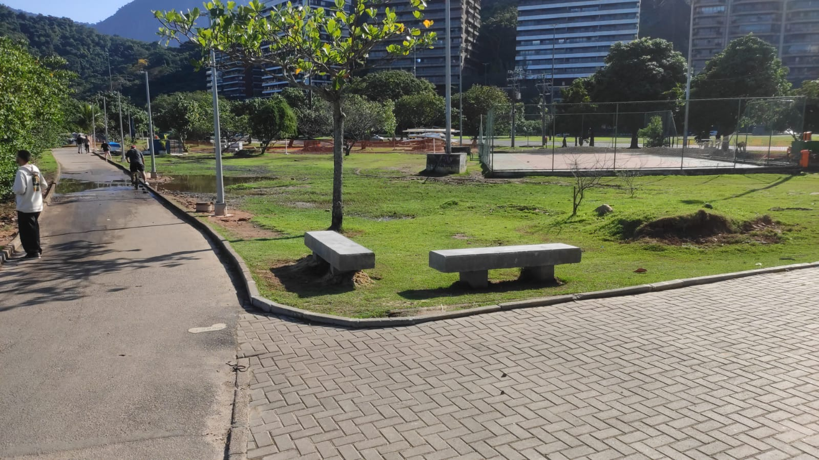 Usuários denunciam condições de ciclovia na Lagoa Rodrigo de Freitas Reprodução/Ouvinte BandNewsFM