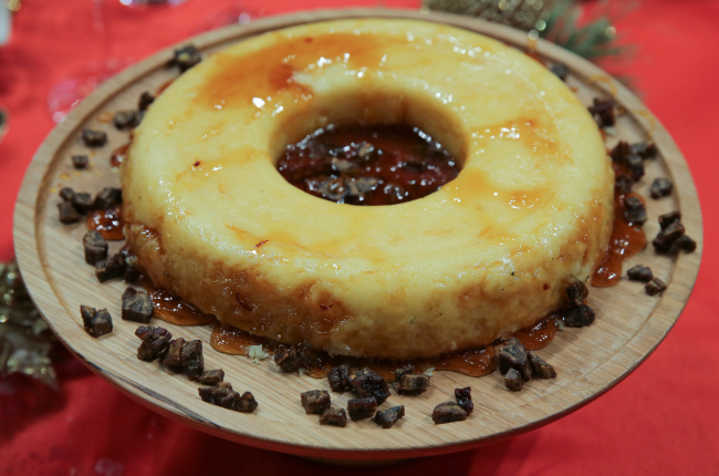 Pudim de coco com calda de pimenta e manga | Band Receitas