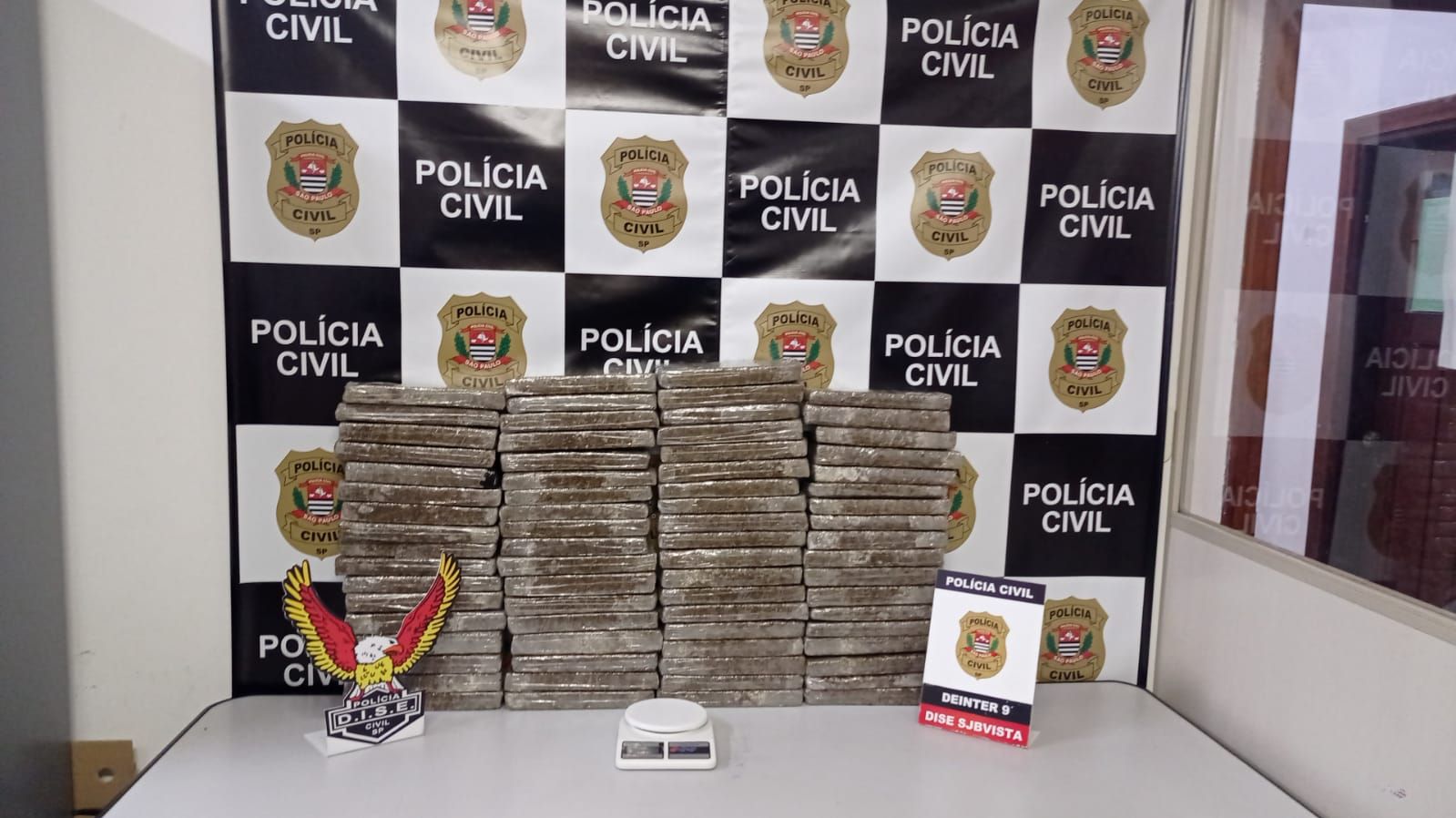 Droga apreendida  Divulgação/Polícia Civil