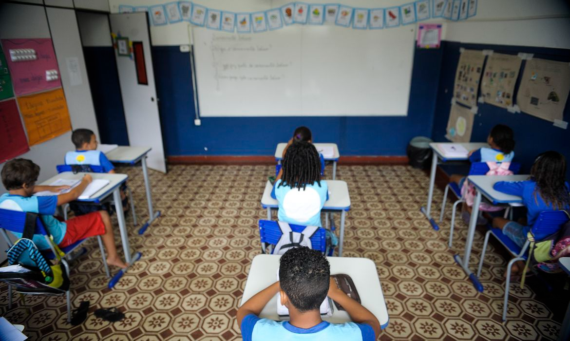 Recomeçam as atividades com 100% dos alunos na modalidade presencial  Foto: Tânia Rego/Agência Brasil 