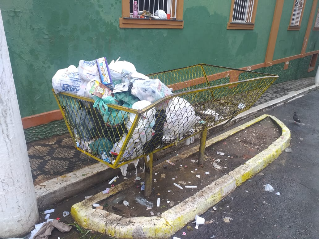 Bairro de Guaratinguetá sem coleta de lixo neste sábado (08) Thiago Datena 