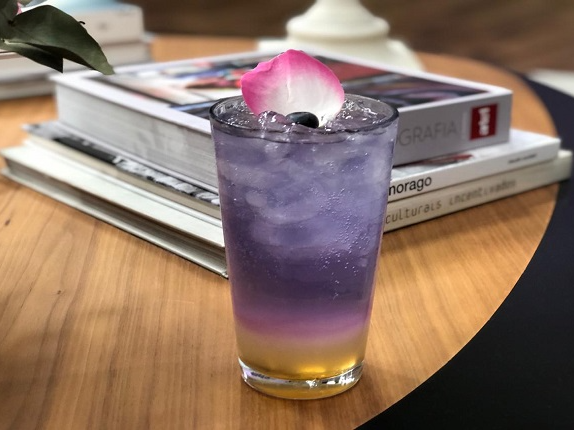 Drink Butterfly Collins | Band Receitas