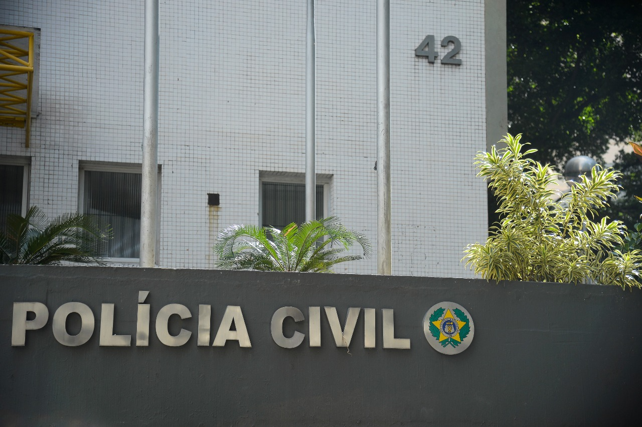 Polícia Civil e Polícia Militar participam das buscas pelos criminosos Tomaz Silva/Agência Brasil