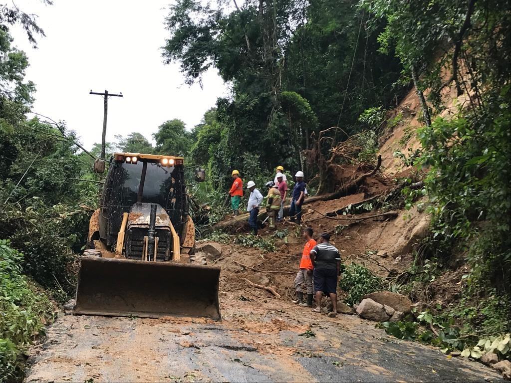 O Corpo de Bombeiros segue nas buscas das três pessoas que estão desaparecidas  Divulgação/Prefeitura de Paraty