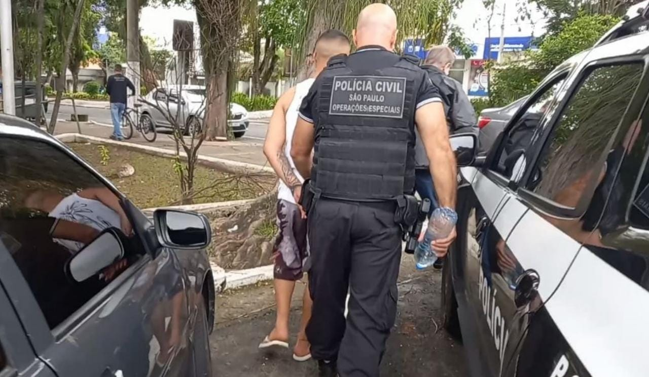 Investigadores apreenderam as roupas usadas pelos suspeitos durante os crimes Divulgação/Polícia Civil