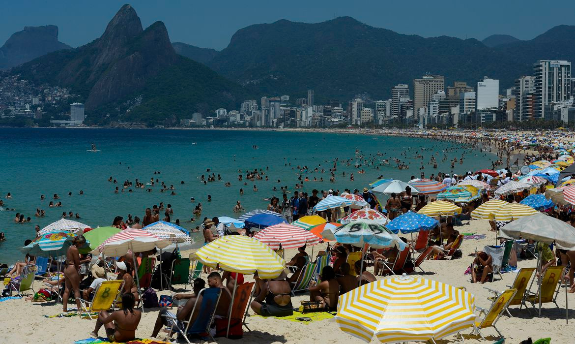 Turismo e serviços sofrem com aumento de casos de Covid no Rio